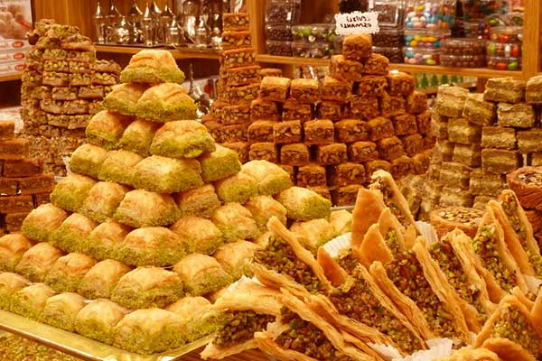 استيراد الحلويات من تركيا : دليلك الشامل للحلويات التركية